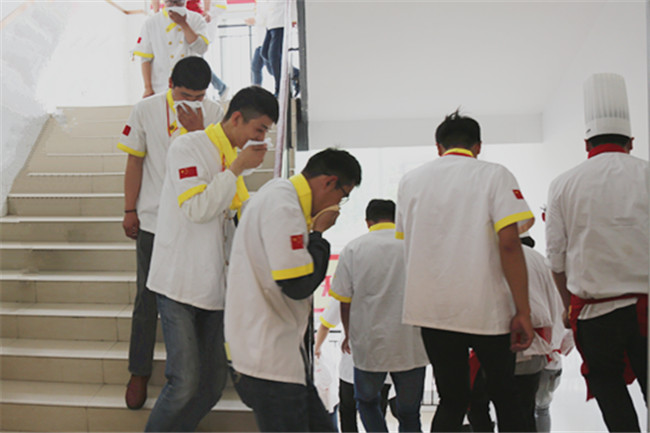 ��Ժ��չ�������Ӧ����ɢ����