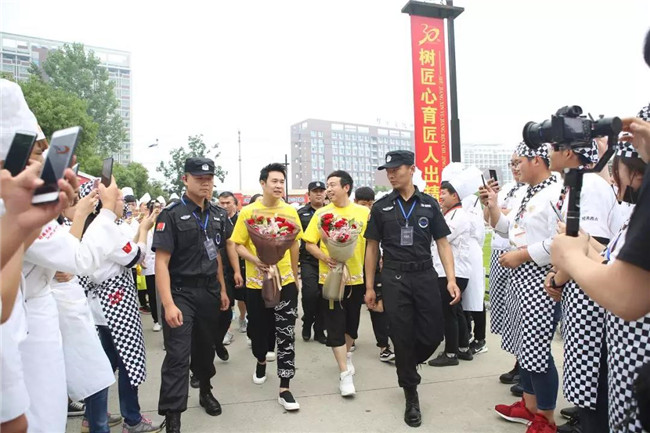 ������������С�����ս������¶��������ʲ��ݴ�����