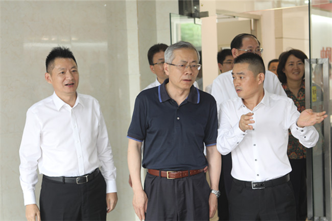 �������粿���������ο϶������¶�����ѧʵ��