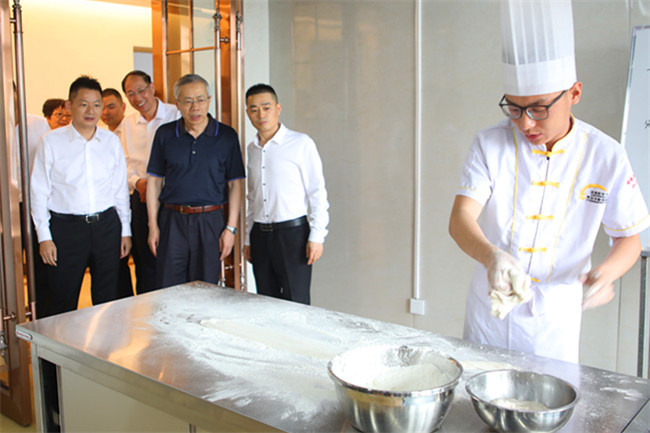 �������粿���������ο϶������¶�����ѧʵ��