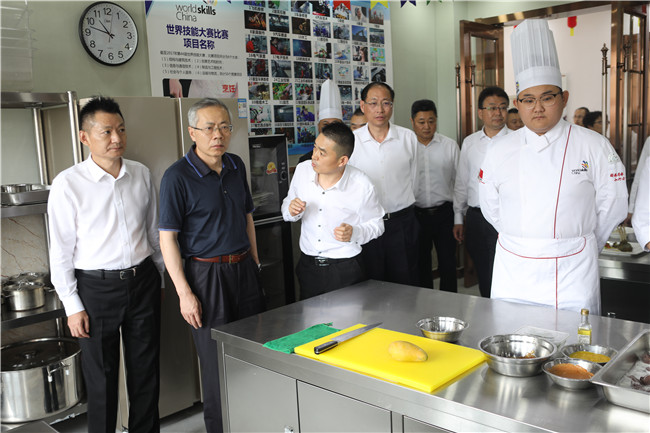 �������粿���������ο϶������¶�����ѧʵ��