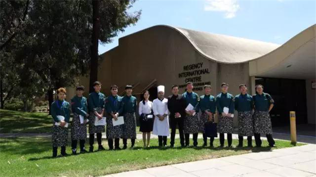 ʵ��ȼ���������¶���ѧ����ѡ��45�����缼�ܴ������Ҽ�ѵ�ӣ�