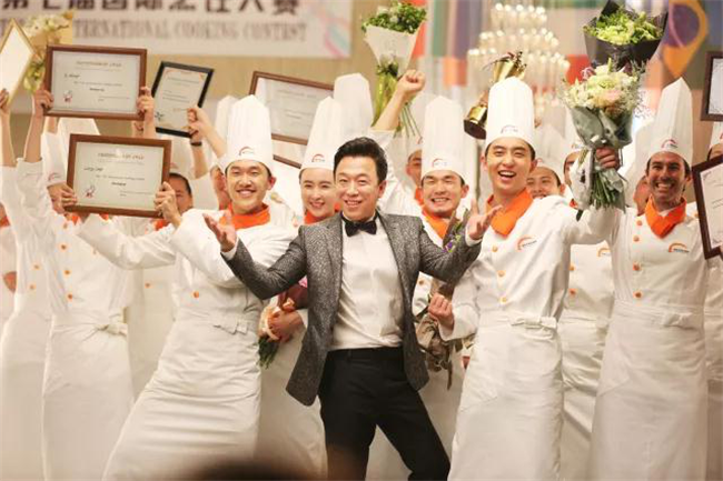 ʵ��ȼ���������¶���ѧ����ѡ��45�����缼�ܴ������Ҽ�ѵ�ӣ�