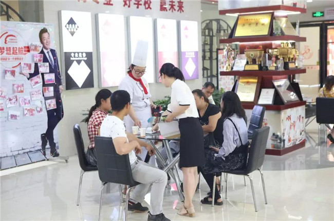 �����¶���2018�＾�����𱬽�����