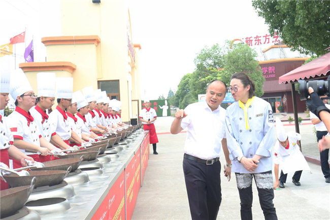 ���������ս�¶������ ���˭�ܸ�ʤһ�