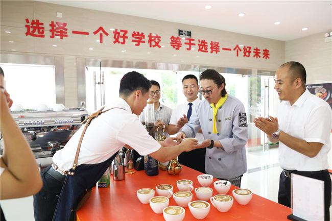 ���������ս�¶������ ���˭�ܸ�ʤһ�