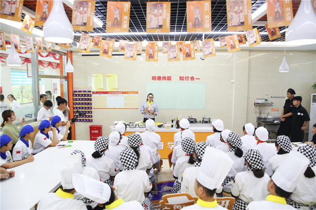 ���������ս�¶������ ���˭�ܸ�ʤһ�