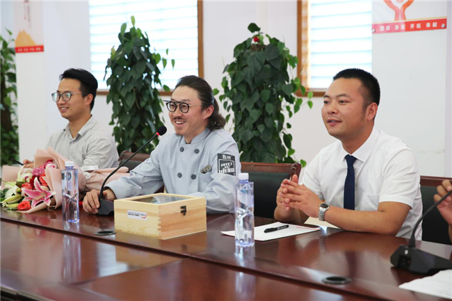 ���������ս�¶������ ���˭�ܸ�ʤһ�