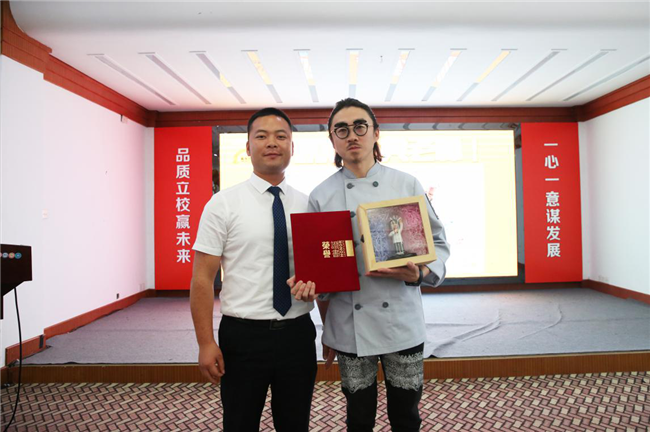 ���������ս�¶������ ���˭�ܸ�ʤһ�