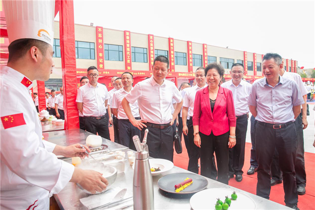 ��ʮ���¶�����ף�����У����ٵ���С�Դ��Ҹ�ζ��