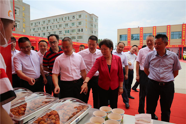 ��ʮ���¶�����ף�����У����ٵ���С�Դ��Ҹ�ζ��