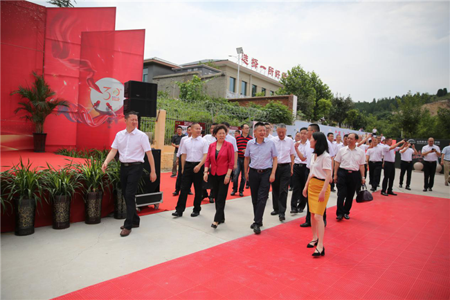 黄渤助力新东方烹饪三十周年庆,五分钟带你尽赏五千年美食传承