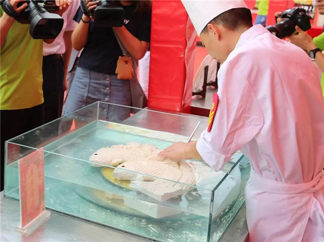 ������ʮ����Ϊ����������������У���¶�����⿽�����ʮ����ʢ��ɹ��ٰ�