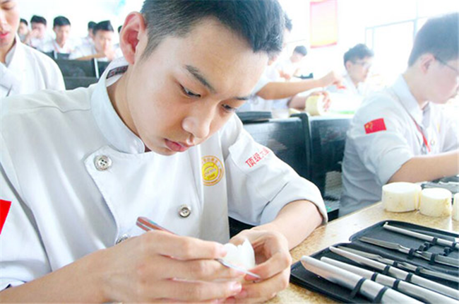 ƾһ��֮����Ϯ�ɰ�����н���ϰ壬��Ҳ�����Գ�Ϊ��һ�����ǣ�