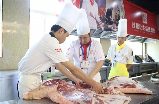 ��һ����Ϸ���ֵ�ȡ�ϴ�ʦ����������Ϯ��