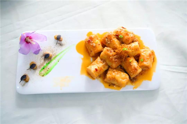 �������ԡ���δӳ���Cλ��������һ���ز����٣�