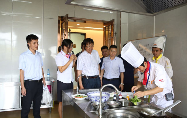 森宝集团林庆麟董事长一行人来院参观交流