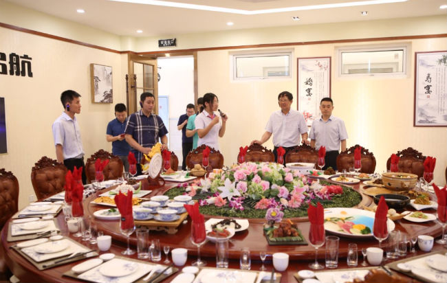 森宝集团林庆麟董事长一行人来院参观交流