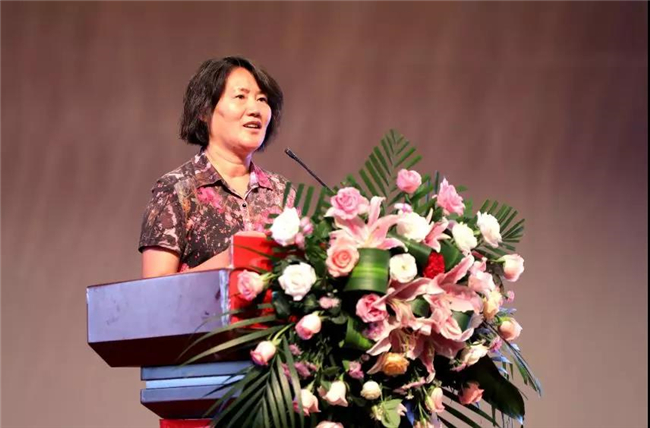 ��ͬ��Я�֣�Ϊ���װ��������¶�����2018����㣬���ι����ж�����ʽ������