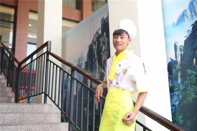 【新生故事】罗虎:15岁流浪少年的逆风翻盘之路