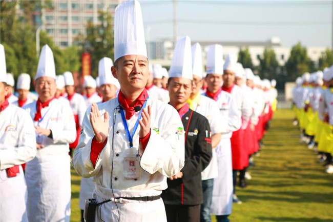 �����¶���2018�ꡰ��ѧ�������չ��̡���ʽ����