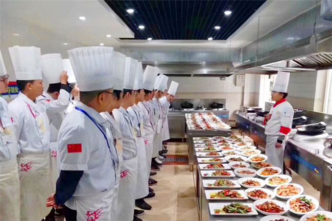 重磅!人社部部长张纪南透露四大政策信号,关乎你的就业