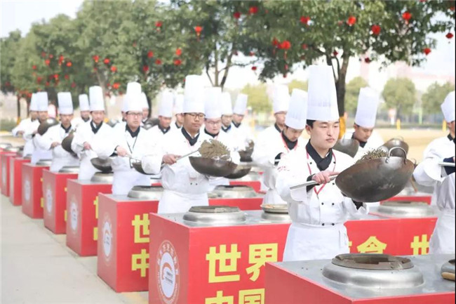 不是每一个会做菜的人都可以称作厨师!