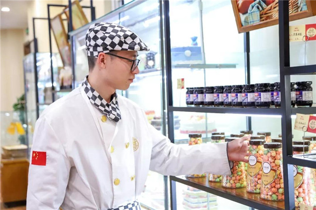 【新生故事】放弃海外事业选择回国学厨,这位同学不简单!