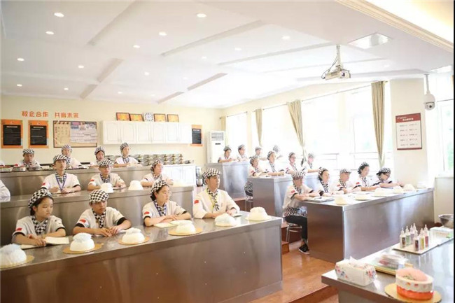 【新生故事】王俊俊:当梦想与现实不期而遇,我选择从这里重新出发!