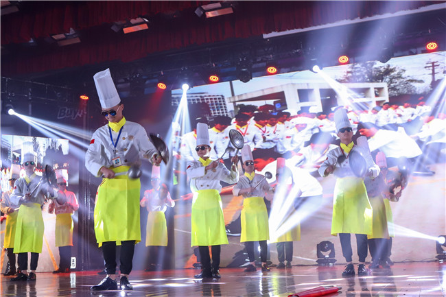 好嗨哟!厨师们的五一文艺汇演,真的有点不一样!