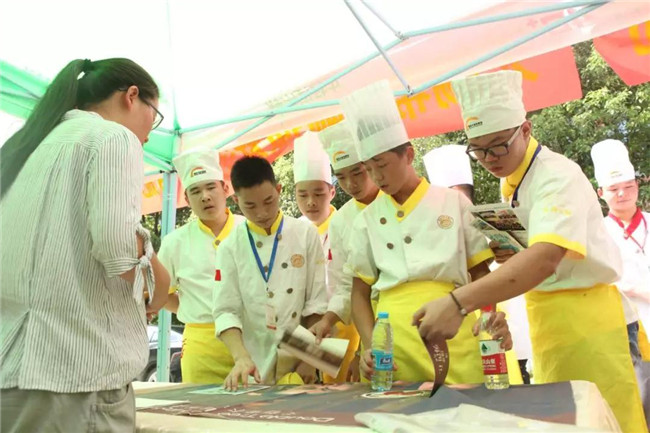 高中生的求生之路,其实不只高考一条!