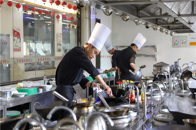 少荃家宴”主题设计大赛——学长与学弟之间的较量!