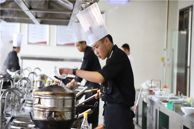 少荃家宴”主题设计大赛——学长与学弟之间的较量!