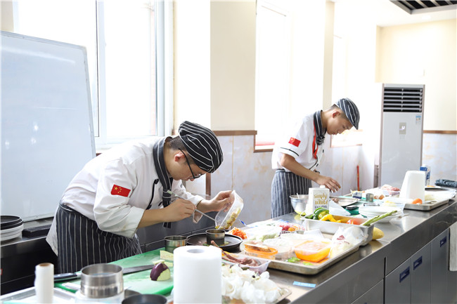 “新东方杯”首届西点西餐全国技能大赛安徽赛区选拔赛式隆重开幕!