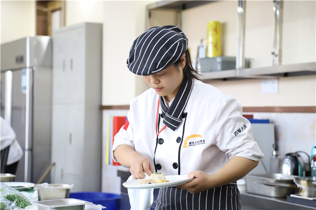 “新东方杯”首届西点西餐全国技能大赛安徽赛区选拔赛式隆重开幕!