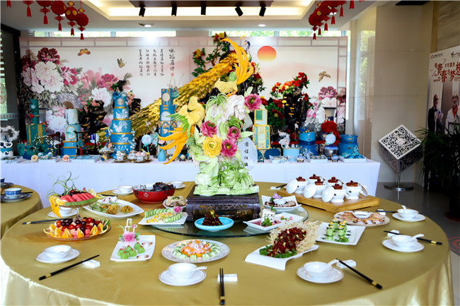 ������һ����ʢ���в�ʢ�����Ʒ����