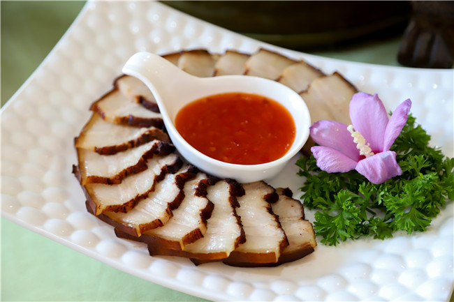 ������һ����ʢ���в�ʢ�����Ʒ����