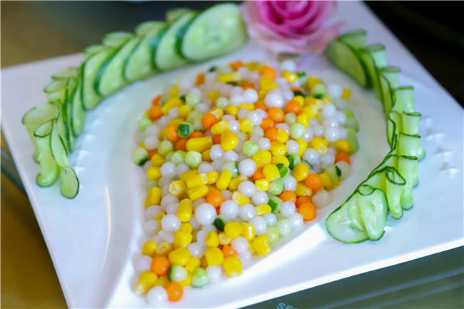 ������һ����ʢ���в�ʢ�����Ʒ����