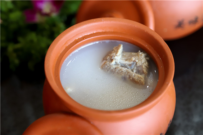 ������һ����ʢ���в�ʢ�����Ʒ����