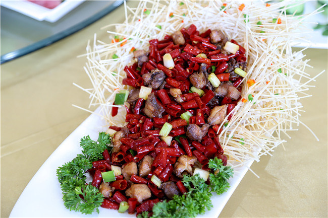 ������һ����ʢ���в�ʢ�����Ʒ����