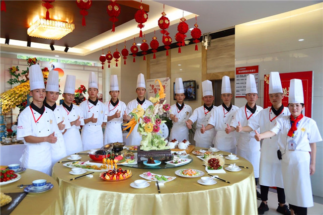 ������һ����ʢ���в�ʢ�����Ʒ����