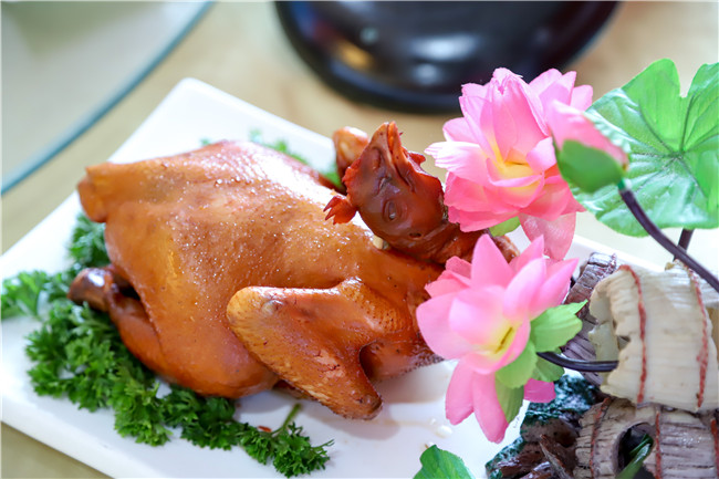 ������һ����ʢ���в�ʢ�����Ʒ����