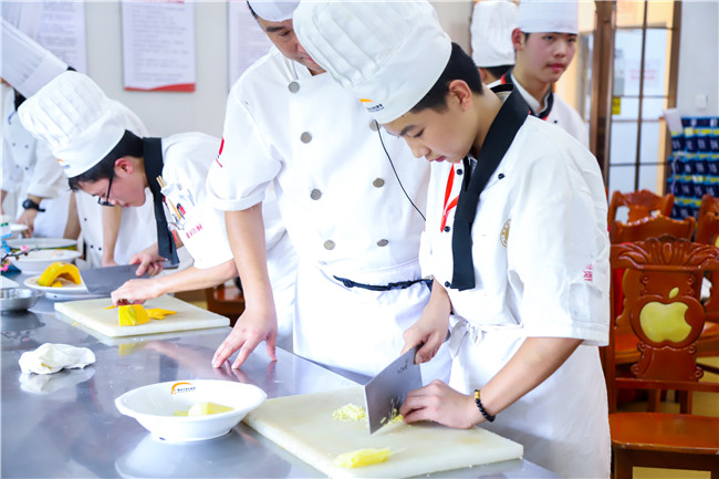 ���������¡���ĺƣ�δ�����㽫��һ����ɫ�ĳ�ʦ��