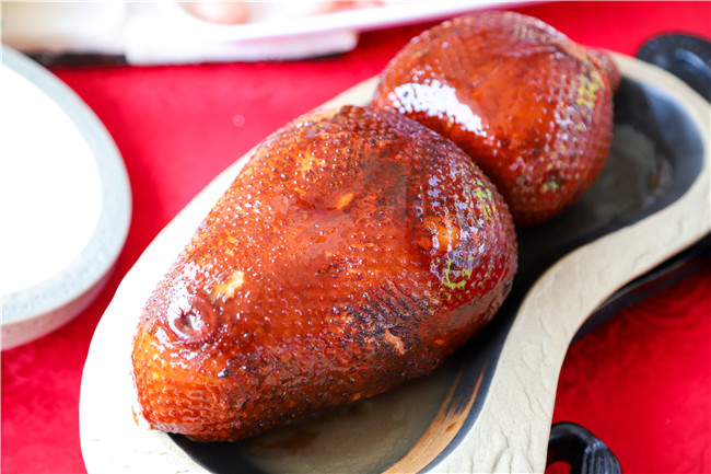 �͸���ʦ�ǵ�һ���������лʦ�硱������ϯչ��������