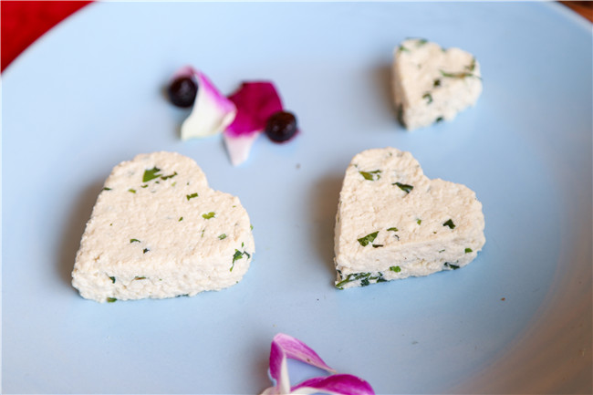 �͸���ʦ�ǵ�һ���������лʦ�硱������ϯչ��������