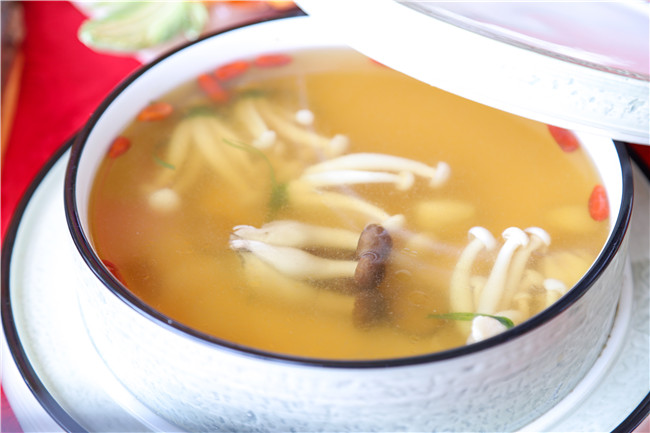 �͸���ʦ�ǵ�һ���������лʦ�硱������ϯչ��������