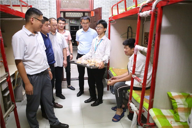 ��������ο��|ѧУҲ�������һ����ů�а���