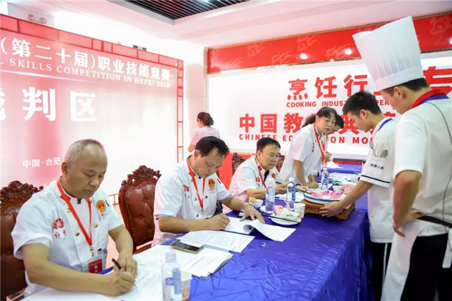 Ϊ����᳹��ʵ���й��Ϸ���ί���Ϸ����������������ƽ���ʱ����ҵ���˶��齨��ĸ��ʵʩ���������֯������ְ������Ͷ������