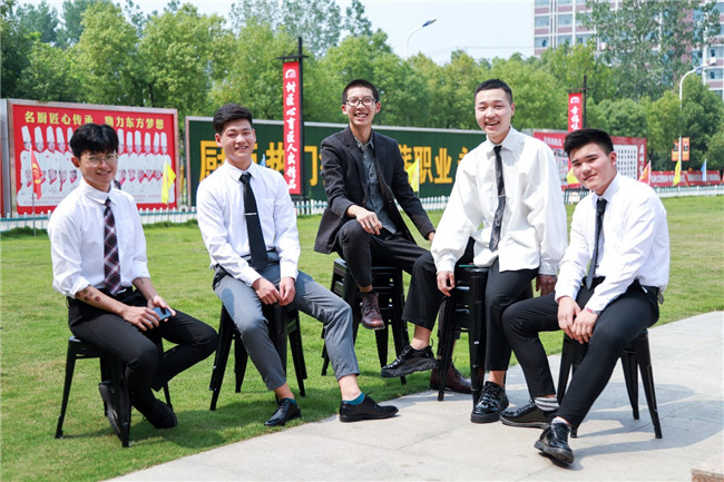 毕业不说再见,我们期待着下一次遇见!