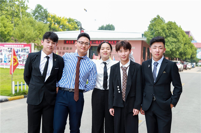 毕业不说再见,我们期待着下一次遇见!